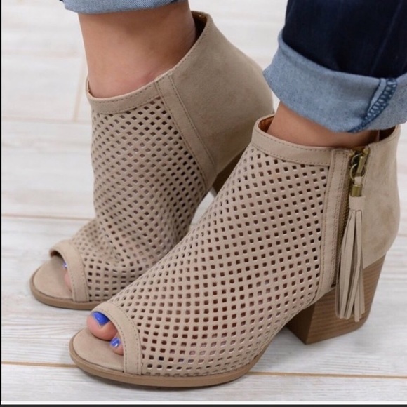 qupid perforated booties
